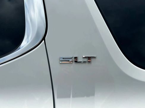 Used 2019 GMC Acadia SLT FWD image 8