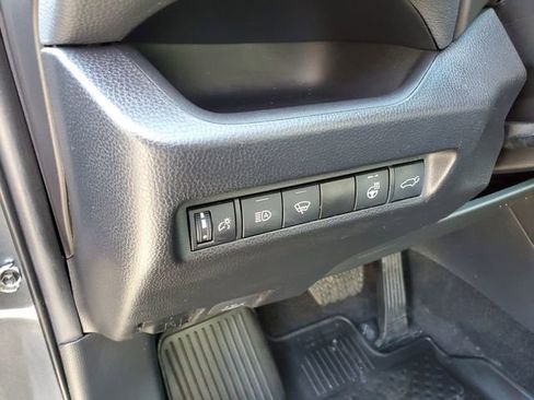 Used 2022 Toyota RAV4 XLE w/ Convenience Package image 20