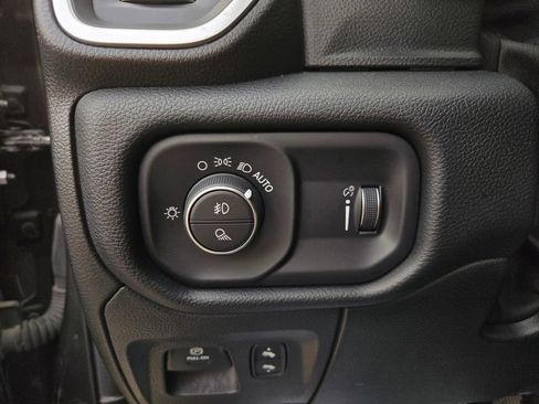 Used 2021 RAM 1500 Big Horn AWD/4WD image 16