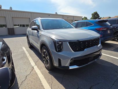 Used 2025 Kia Sorento S