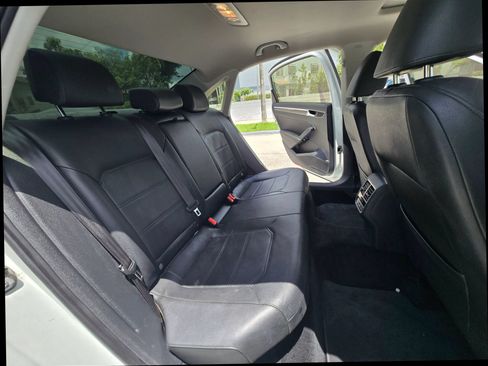 Used 2017 Volkswagen Passat 1.8T SE FWD image 29