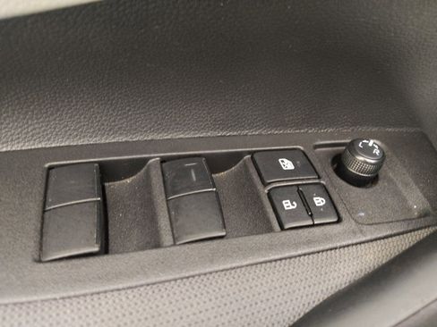 Used 2025 Toyota Corolla LE image 27