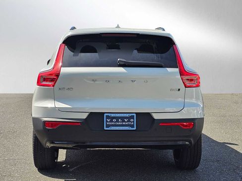 New 2025 Volvo XC40 B5 Ultra w/ Protection Package Premier image 6