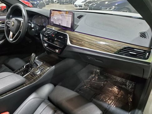 Used 2021 BMW 530e w/ Parking Assistance Package RWD image 15