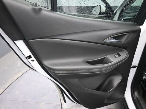 Used 2025 Buick Encore GX Preferred AWD/4WD image 33