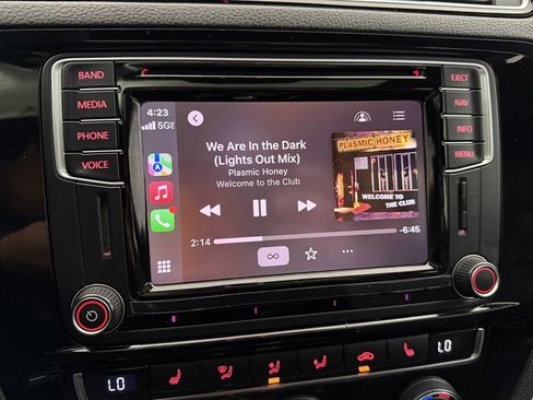 Used 2016 Volkswagen Jetta GLI SEL image 16