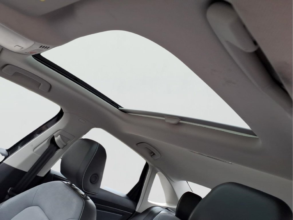 Used 2025 Volkswagen Jetta SE FWD image 18