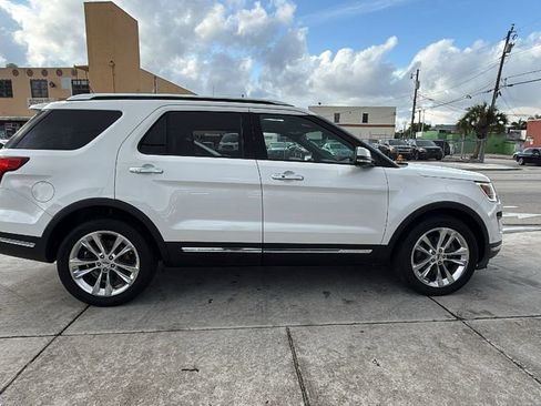 Used 2019 Ford Explorer Limited w/ Ford Safe & Smart Package FWD image 16