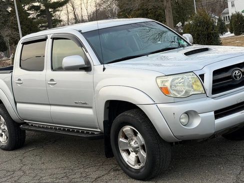 Used 2005 Toyota Tacoma V6 4dr Double Cab 4WD SB image 25