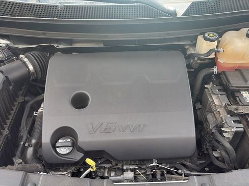 Used 2021 Chevrolet Traverse LT w/ LT Premium Package FWD image 21