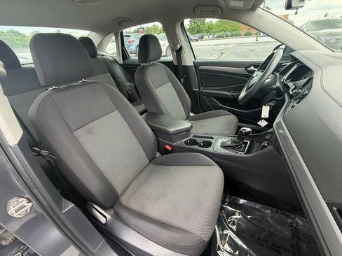 Used 2020 Volkswagen Jetta S FWD image 31
