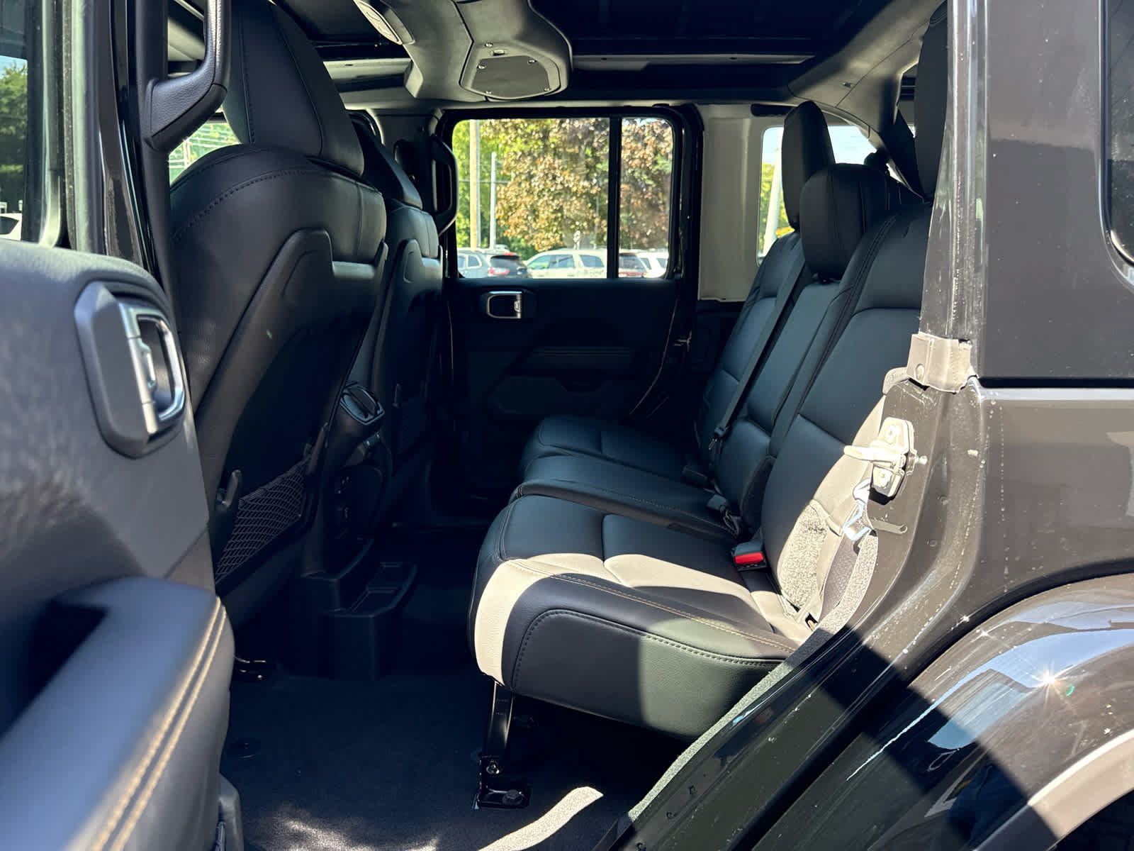 New 2027 Jeep Wrangler Unlimited Sahara AWD/4WD image 13