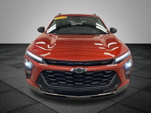 Used 2024 Chevrolet Trax ACTIV w/ Sunroof Package image 2