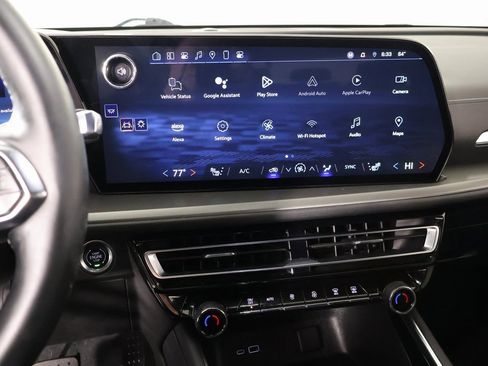 Used 2024 Chevrolet Traverse LS image 5