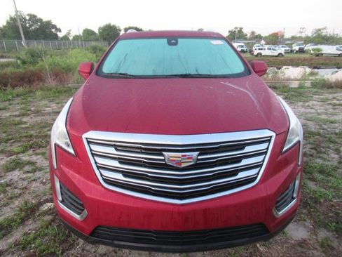 Used 2019 Cadillac XT5 Luxury FWD image 2