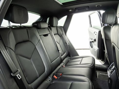 New 2026 Porsche Macan image 23