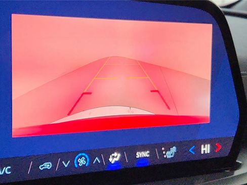 Used 2026 Chevrolet Traverse LT image 27