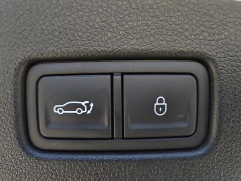 Used 2025 Genesis GV70 3.5T Sport image 13