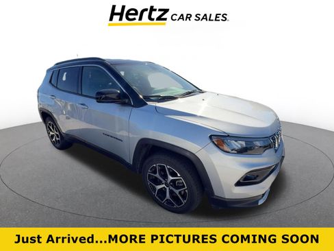 Used 2025 Jeep Compass Limited image 1