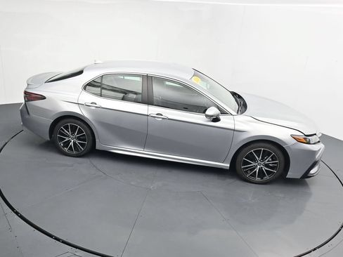 Used 2024 Toyota Camry SE FWD image 32