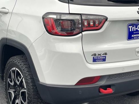 Used 2025 Jeep Compass Trailhawk AWD/4WD image 5