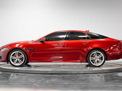 Used 2016 Jaguar XJ R image 33