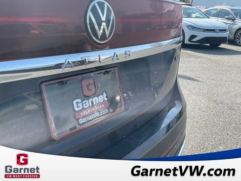 Used 2025 Volkswagen Atlas SEL Premium R-Line image 14