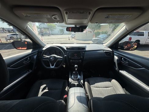 Used 2020 Nissan Rogue S FWD image 32