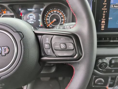 Used 2024 Jeep Wrangler Unlimited Rubicon image 26