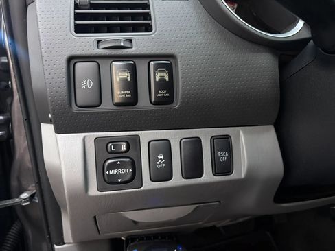 Used 2015 Toyota Tacoma 4x4 Double Cab w/ Convenience Package image 12