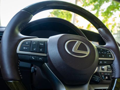 Used 2017 Lexus ES 350 w/ Luxury Package FWD image 29