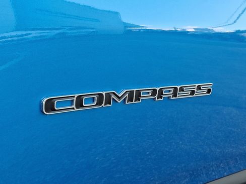 Used 2024 Jeep Compass Latitude w/ Convenience Group image 30