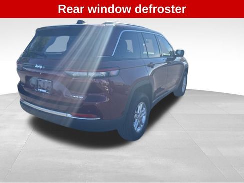 Used 2023 Jeep Grand Cherokee Laredo image 5