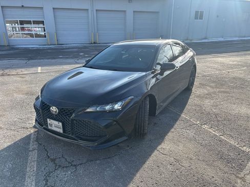 Used 2021 Toyota Avalon XSE image 9