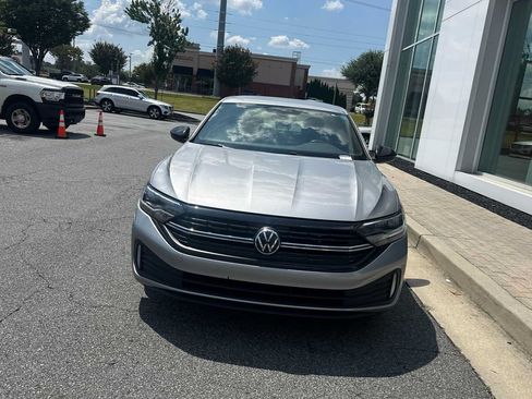 Used 2023 Volkswagen Jetta Sport FWD image 3