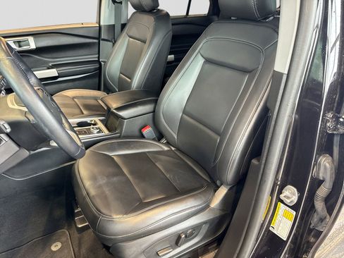Certified 2023 Ford Explorer XLT w/ Equipment Group 202A AWD/4WD image 15