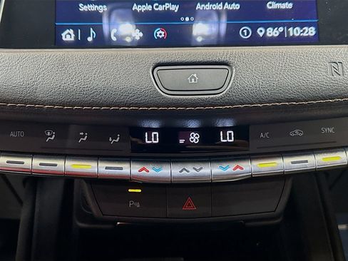Used 2020 Cadillac XT4 Sport FWD image 13