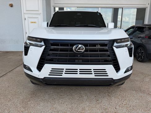 Used 2024 Lexus GX 550 w/ Accessory Package (Z1) AWD/4WD image 2