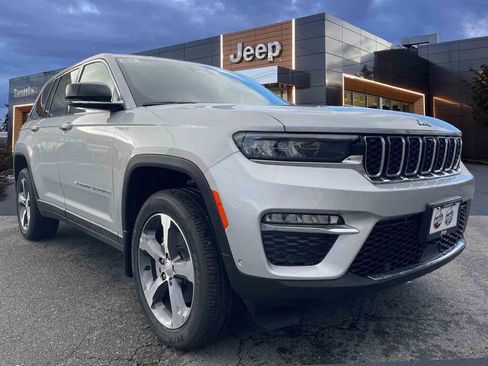 New 2024 Jeep Grand Cherokee Limited 4xe w/ Luxury Tech Group II image 28