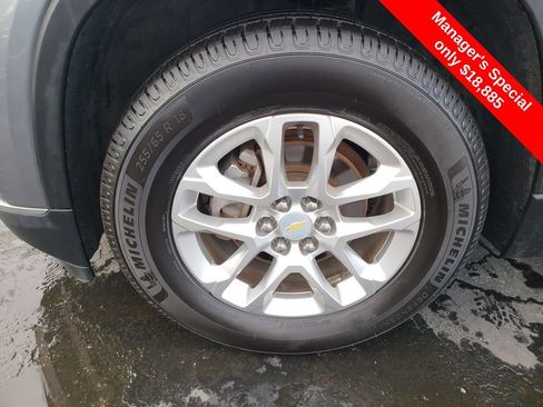 Used 2020 Chevrolet Traverse LT image 24