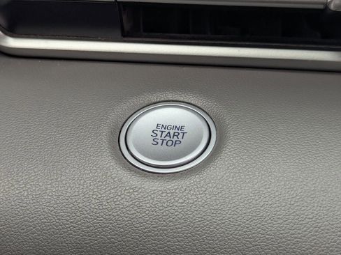 Used 2023 Hyundai Elantra SEL image 30