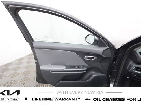 New 2025 Kia K4 LXS image 9