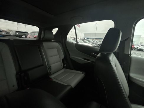 Used 2021 Chevrolet Equinox Premier image 14