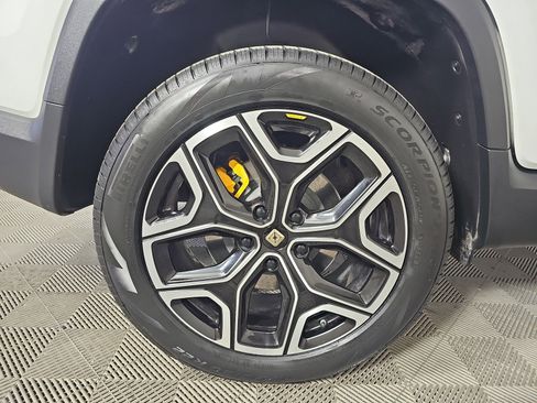 Used 2022 Rivian R1T Launch Edition image 11