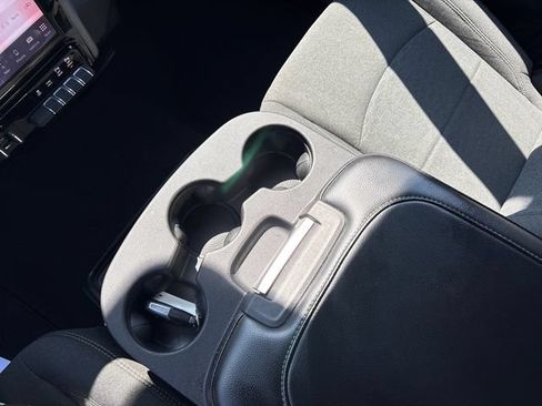 Used 2025 RAM 2500 Big Horn AWD/4WD image 33