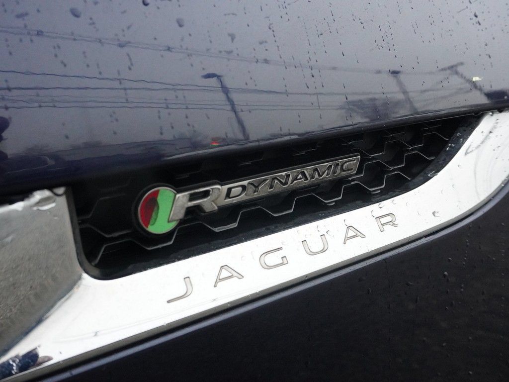 Used 2019 Jaguar F-TYPE R-Dynamic AWD/4WD image 29