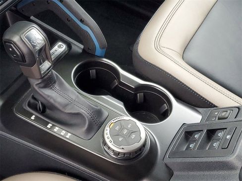 Used 2023 Ford Bronco Wildtrak image 23