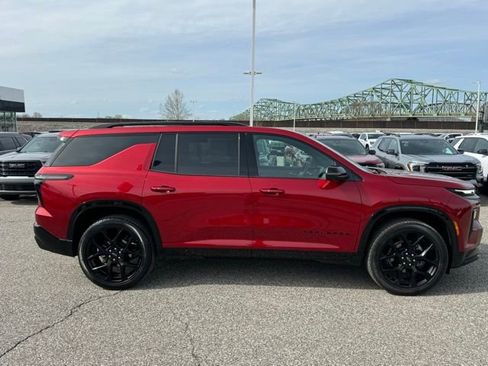 Certified 2024 Chevrolet Traverse RS w/ LPO, Floor Liner Package image 6