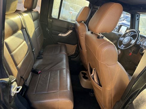 Used 2011 Jeep Wrangler Unlimited Rubicon w/ Dual Top Group AWD/4WD image 17