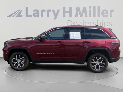 Used 2024 Jeep Grand Cherokee Limited AWD/4WD image 2